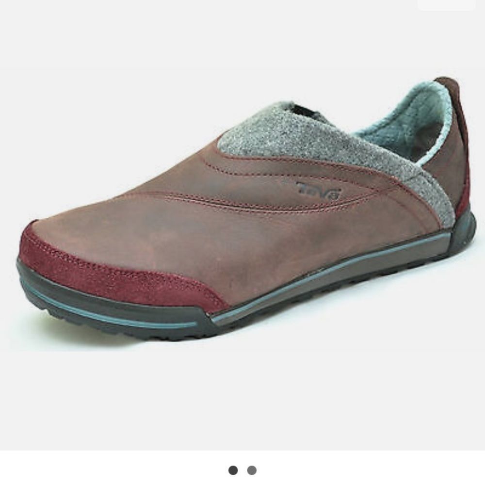 LIKE NEW TEVA HALEY BURGUNDY SLIP-ONS SHOES SIZE 9